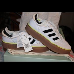 Ivy Park Super Sleek 72, size 8.5